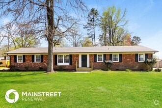 Building Photo - 2628 White Oak Dr