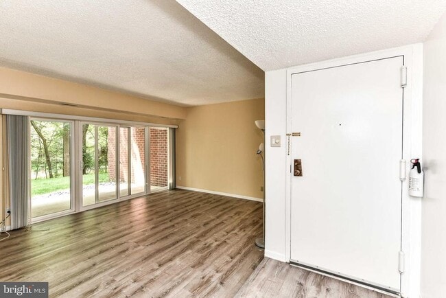 Building Photo - 11831 Shire Ct