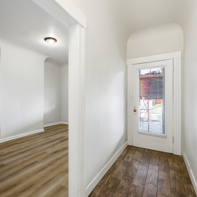 Building Photo - 1473 Clay St