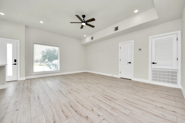 Building Photo - 7815 Joy St