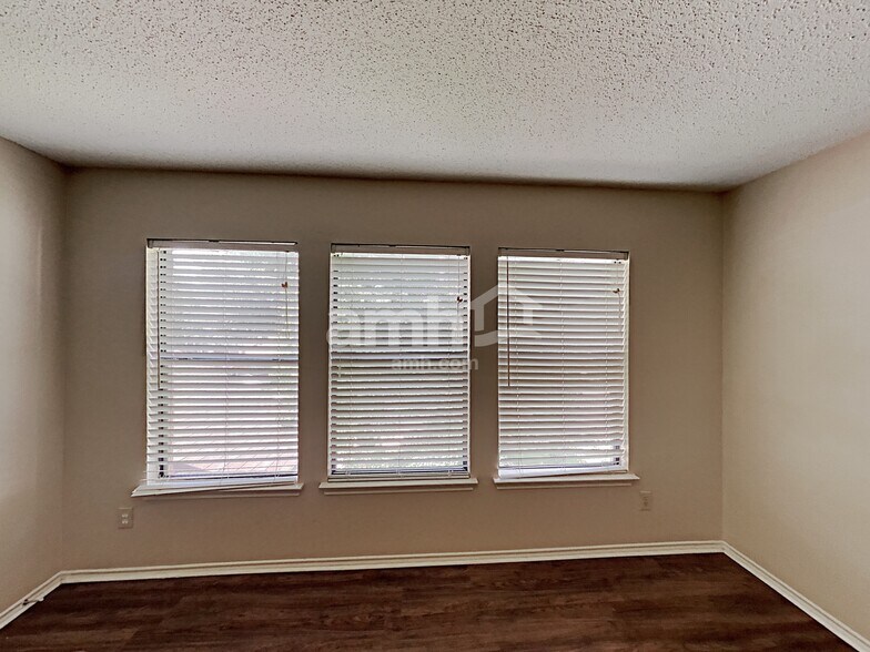 Building Photo - 8319 Tavern Pt