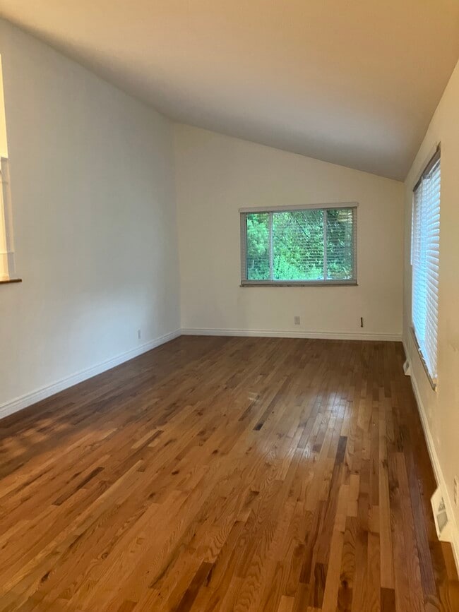 Building Photo - 6531 S Albion Way