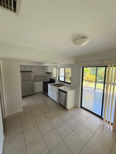 Building Photo - 10022-10028 8th St N