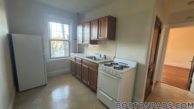 Building Photo - 155 Summer St