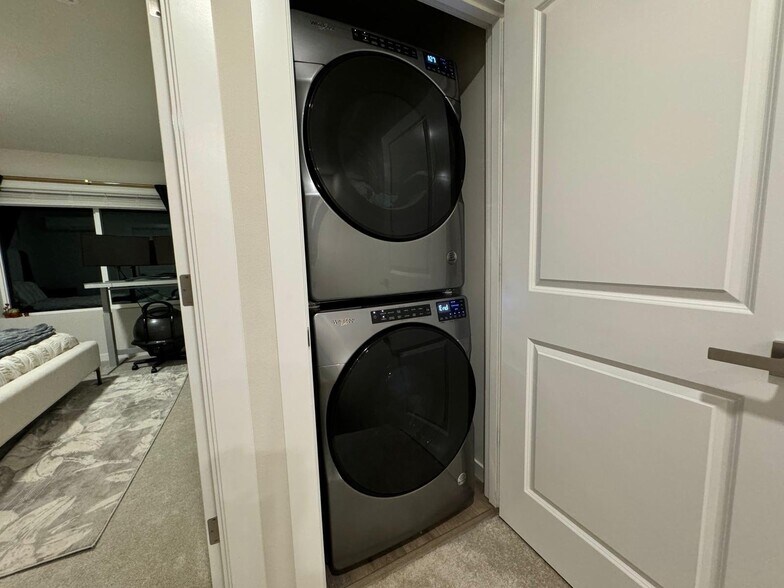 Building Photo - 1820 201st Pl SE