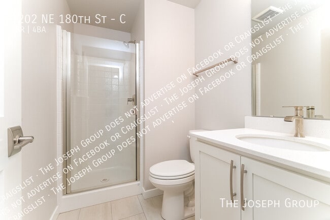 Building Photo - 1202 NE 180th St