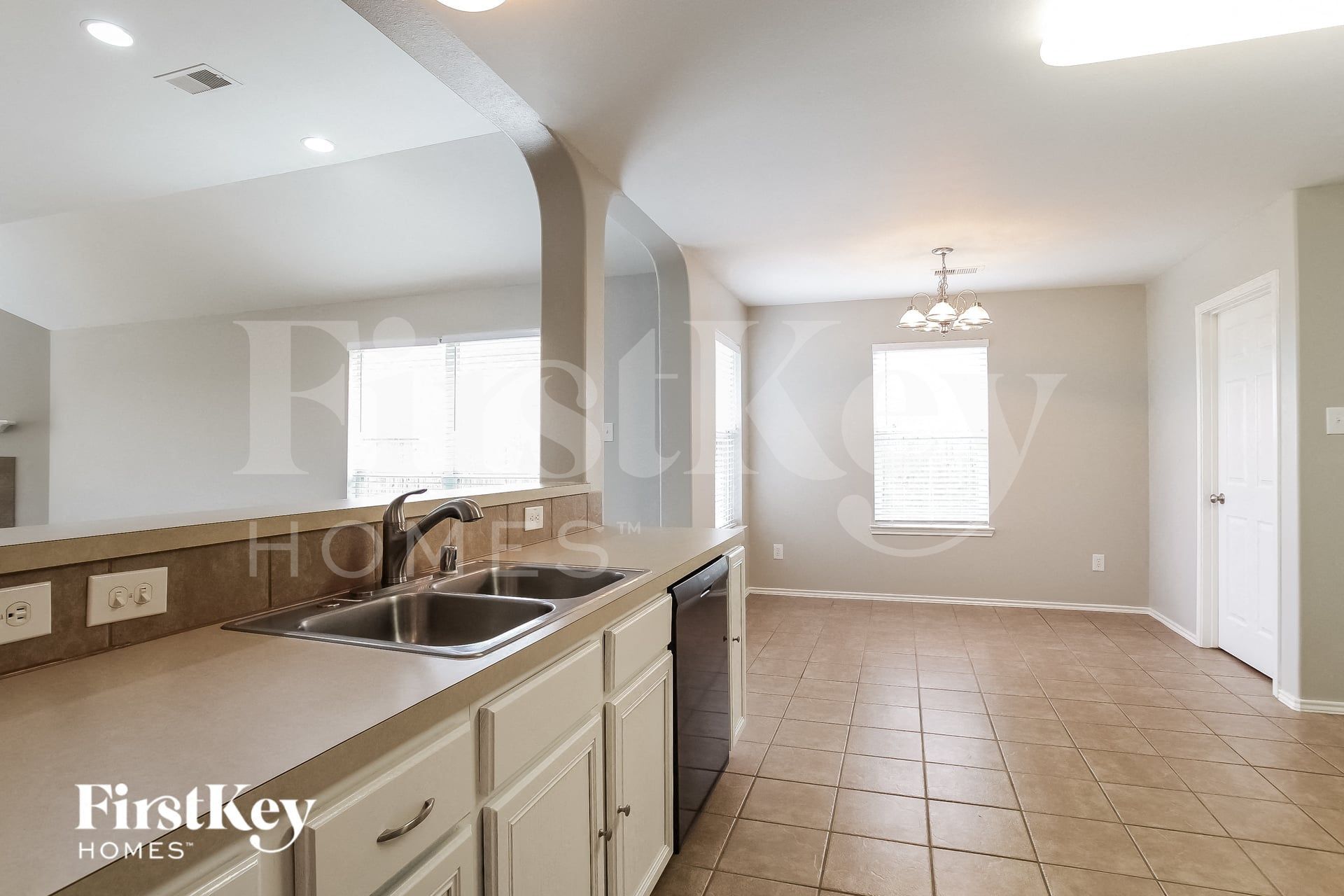 Building Photo - 1419 Rosebay Rd