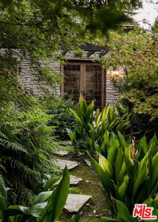 Building Photo - 4880 Queen Florence Ln