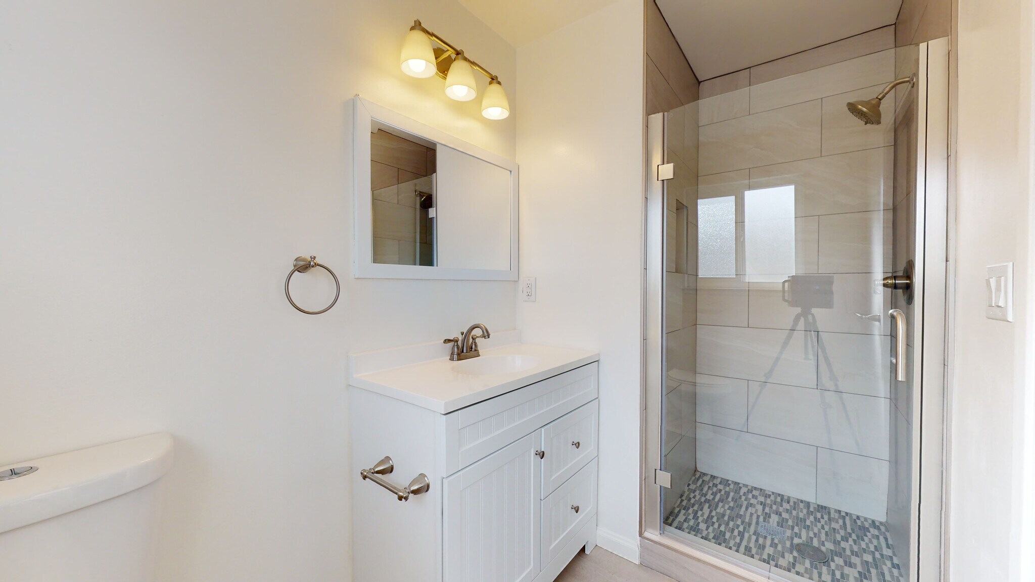 Building Photo - 242 Elwood St