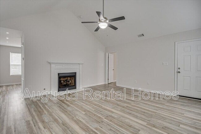 Building Photo - 4728 Laural Oak Dr