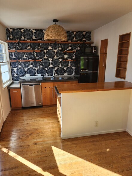 Kitchen - 3555 Beethoven St