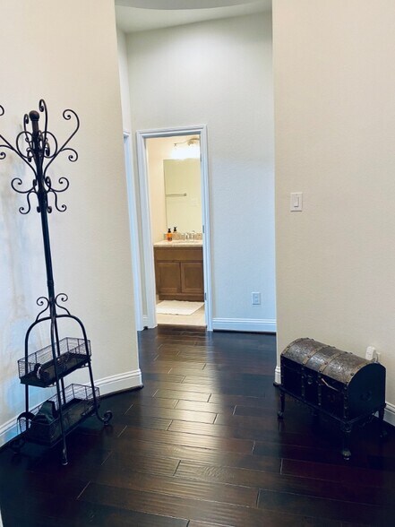 Building Photo - 5714 Remington Briar Ct