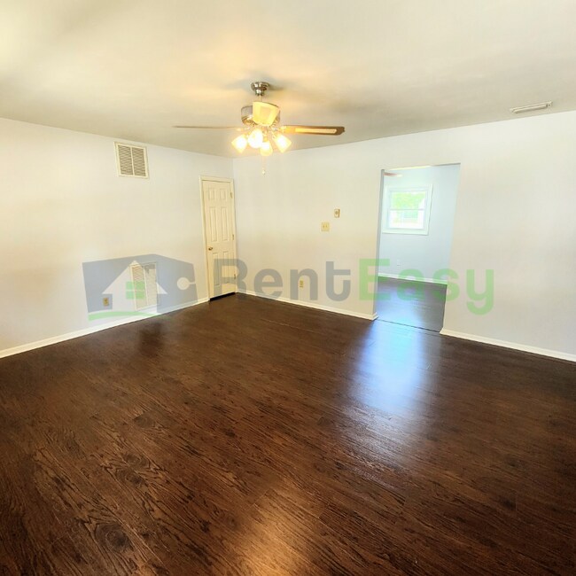 Building Photo - 5916 Vernon Dr
