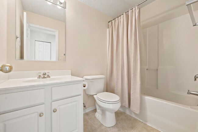 Building Photo - 914 Bur Oak Ct