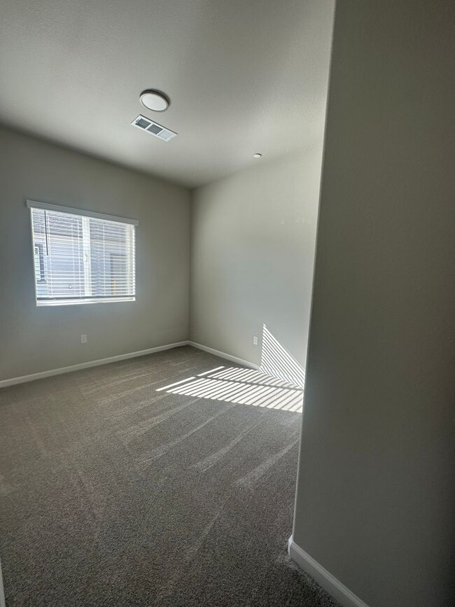 Building Photo - Wood Ranch Apartments 506