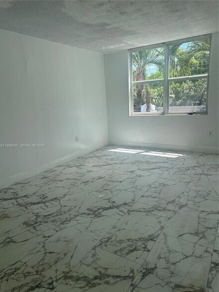 Building Photo - 1800 Sans Souci Blvd