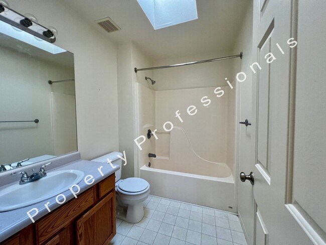 Building Photo - Townhouse in Silt for Rent