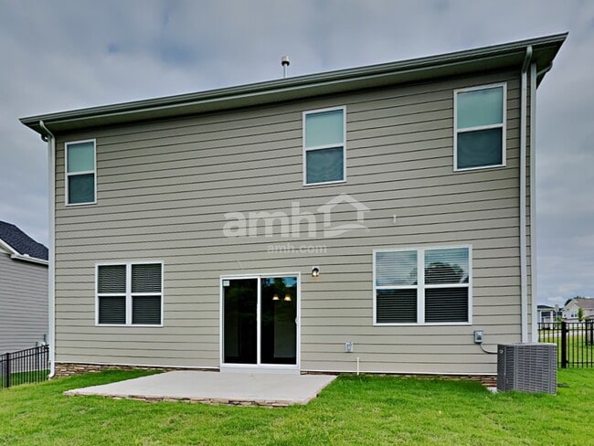 Building Photo - 3003 Lucky Ln