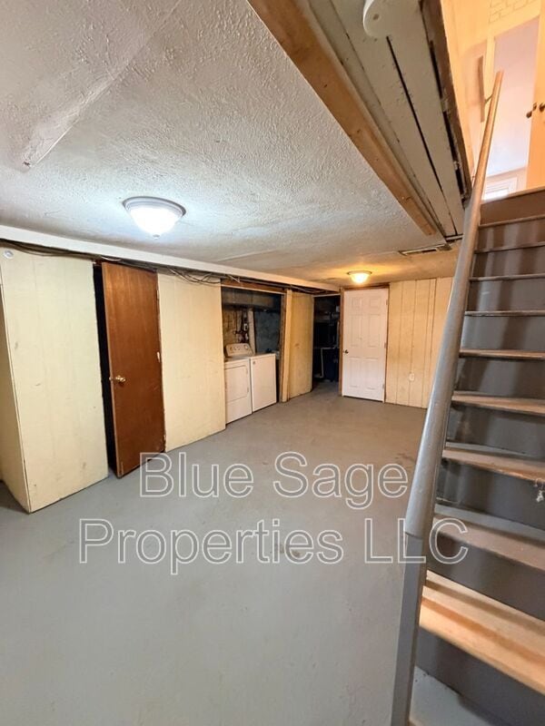 Building Photo - 15 King Ave