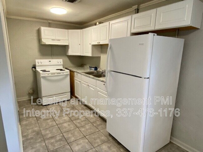 Building Photo - 318 Auburn Dr