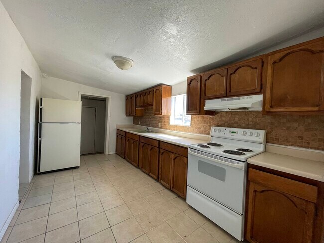 Building Photo - 3315 E Missouri Ave