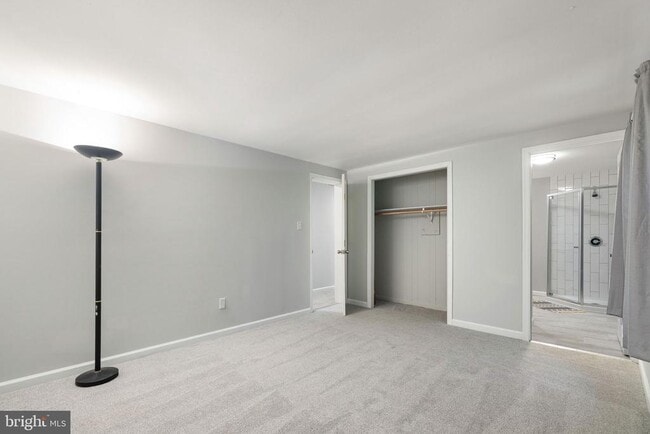 Building Photo - 247 Marsden Hts Rd