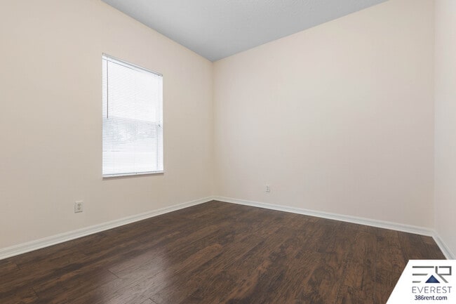 Building Photo - 7 Robin Pl