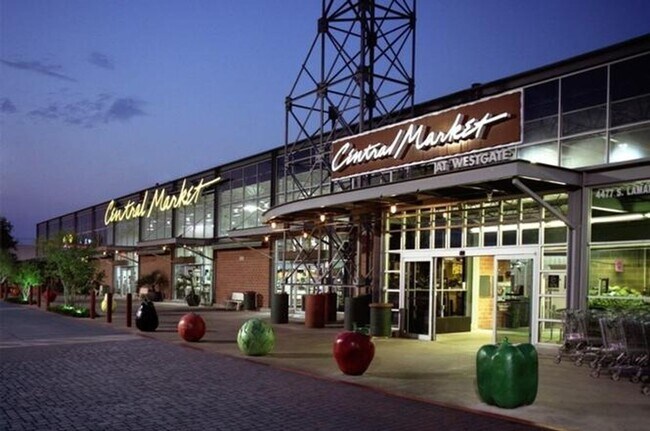 Building Photo - 5616 S 1st St