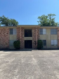 Building Photo - 2 Bedroom 1 bath for lease