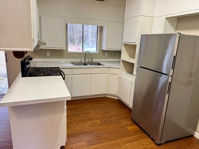 Building Photo - 1317 Moss Hill Dr