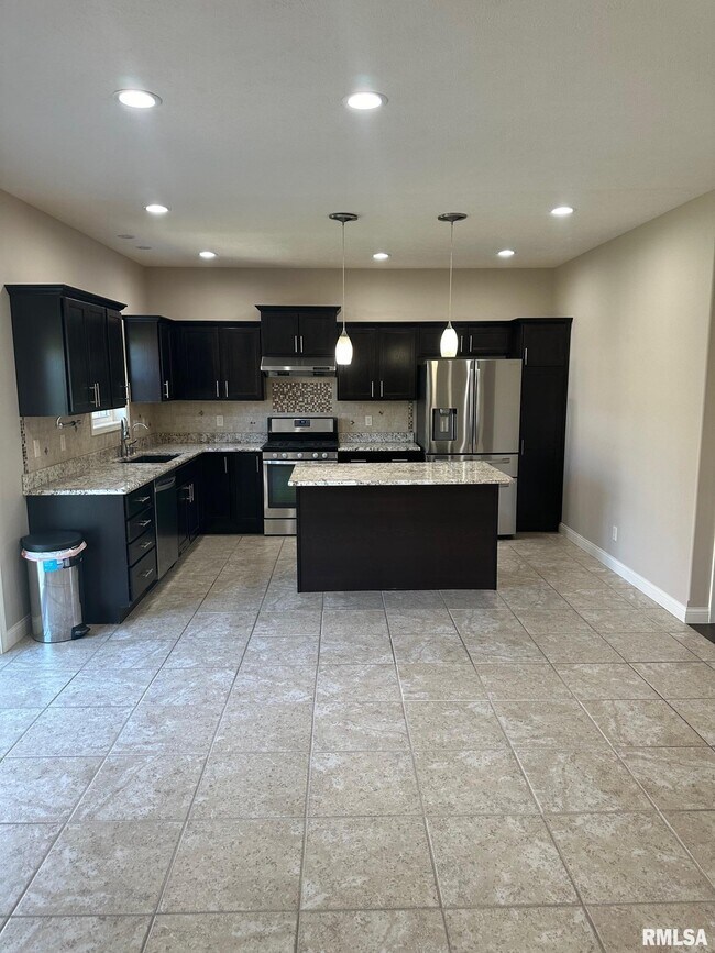 Building Photo - 11212 N Granite St