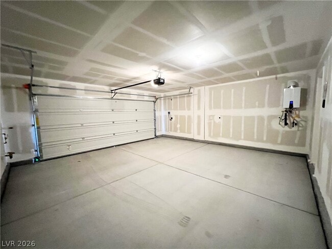 Building Photo - 2625 Dahlia Fls Ave