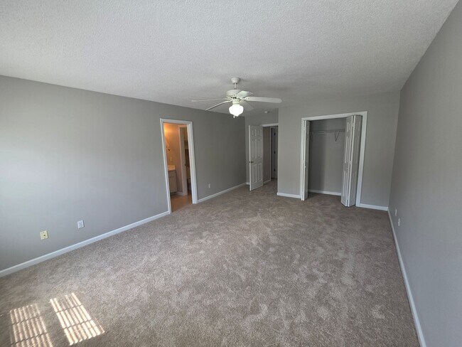 Building Photo - 147 S Spring View Dr