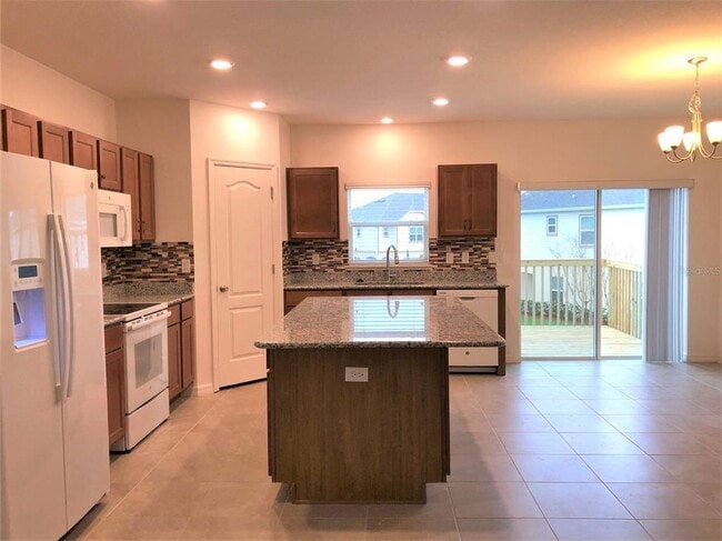 Building Photo - 3847 Exeter Ln