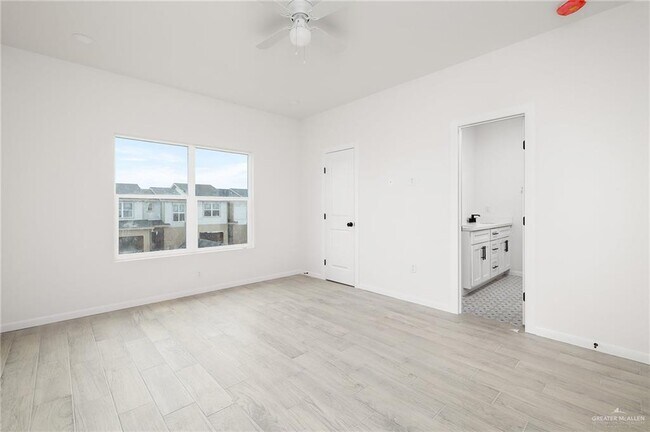 Building Photo - 15 Cassandra St