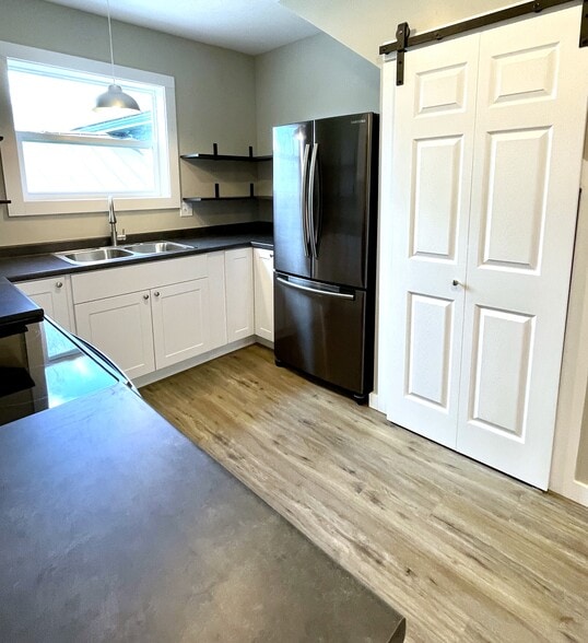 Building Photo - 20 N Main St