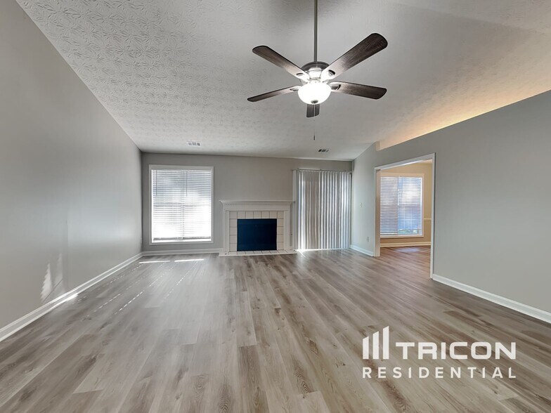 Building Photo - 3734 Windy Hill Dr SE