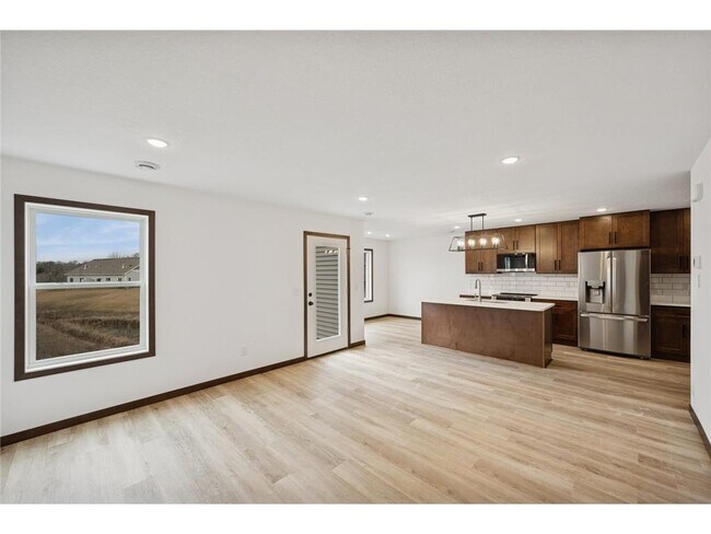 Building Photo - 18061 Walnut Circle