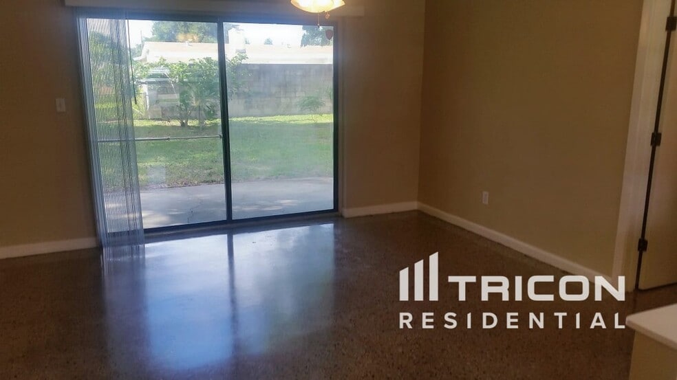 Building Photo - 1122 Ibsen Ave