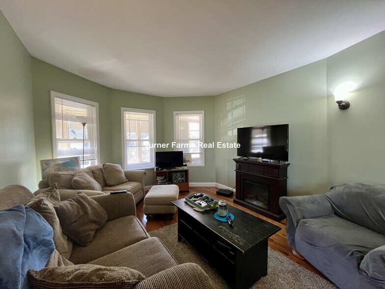 Building Photo - 43 Martin St