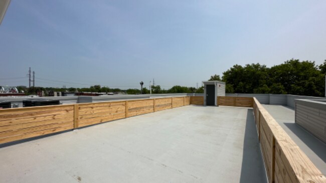Building Photo - 890-892 N 42nd St