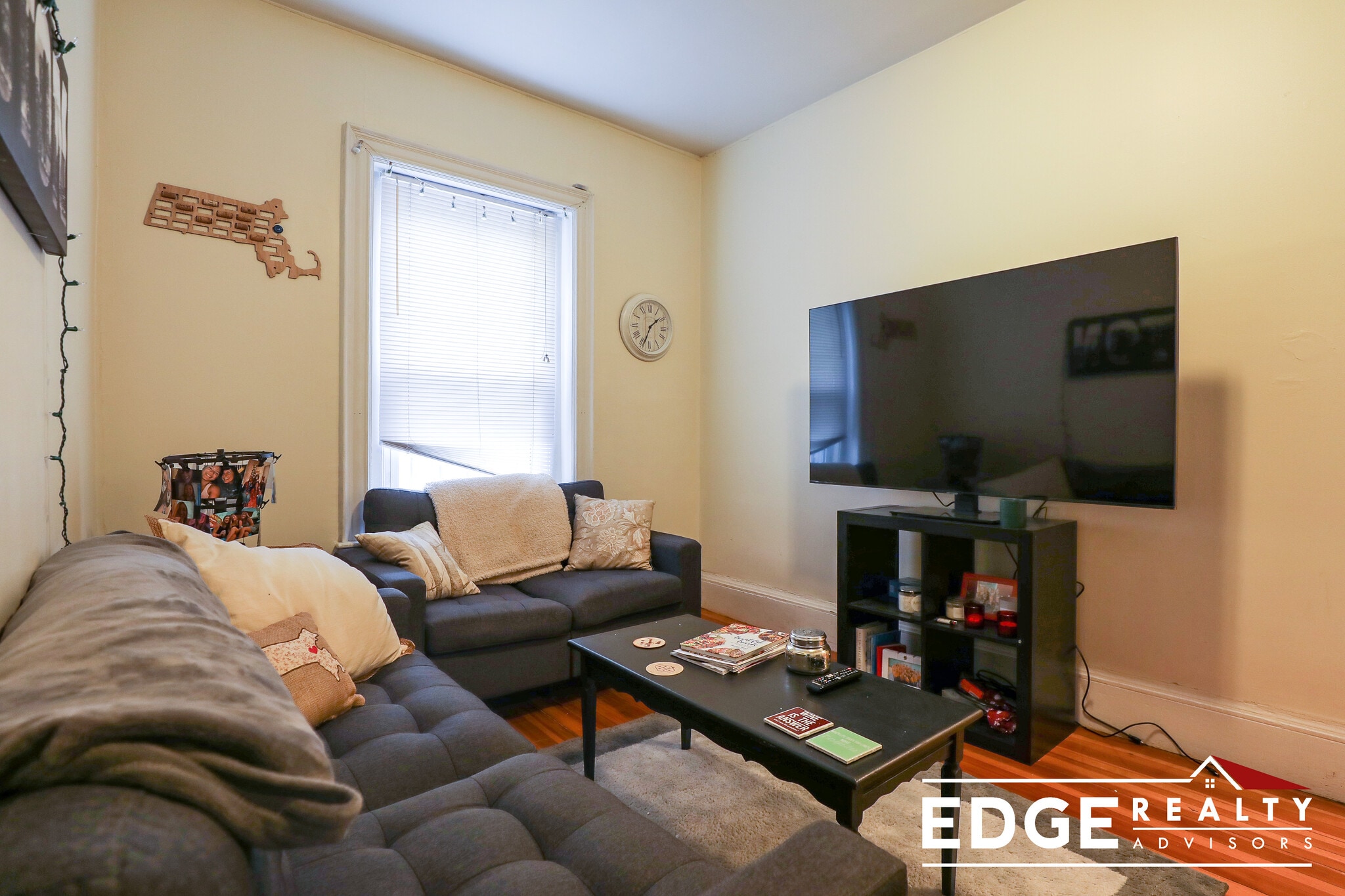 Building Photo - 12 Sutherland Rd