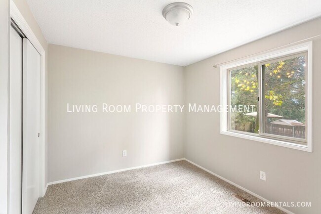 Building Photo - 8715 NE 109th Ct