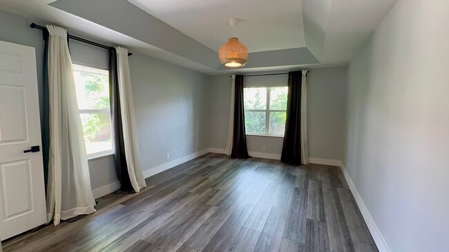 Building Photo - 5465 Grande Palm Cir