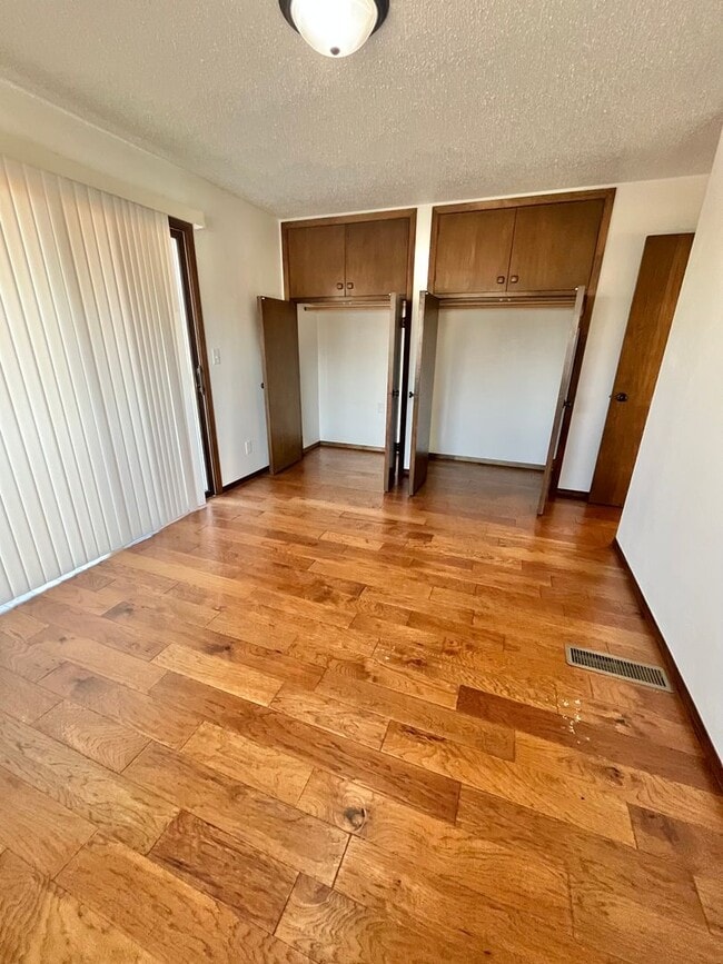 Building Photo - 3 Bed/2 Bath Lakefront Rental Home in Sioux Falls!