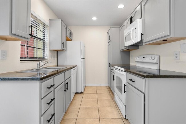 Building Photo - 7337 Cedar Creek Ct