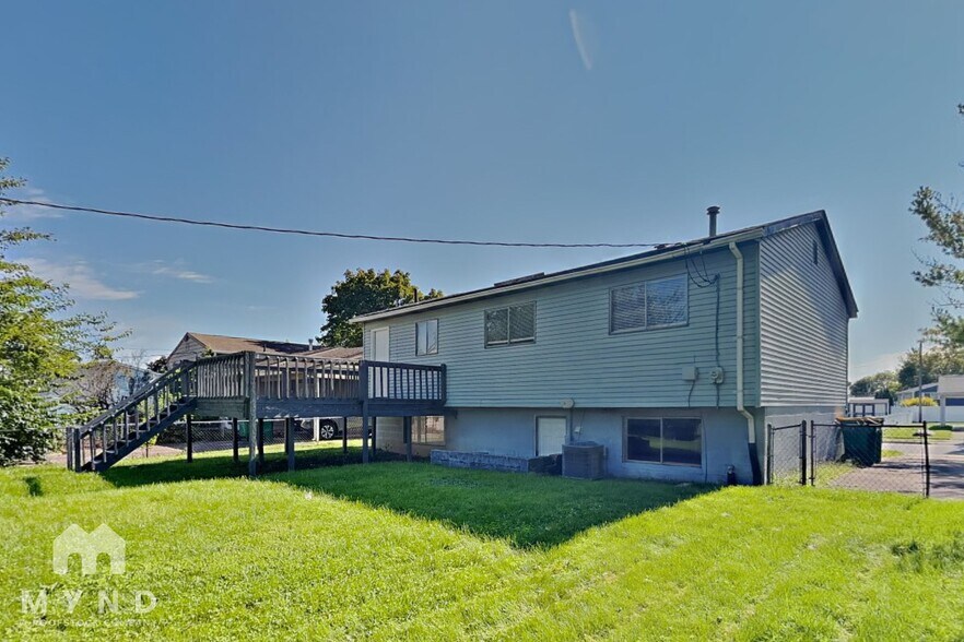 Building Photo - 217 Parkdale Dr