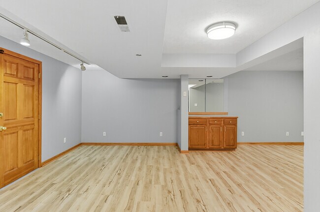 Building Photo - 2710 S 48th Ave