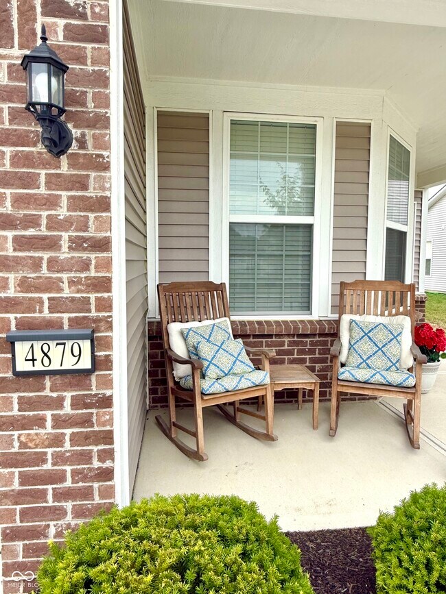 Building Photo - 4879 Larkspur Dr
