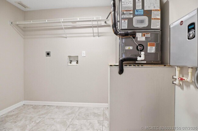 Building Photo - 2625 Heathcote Dr